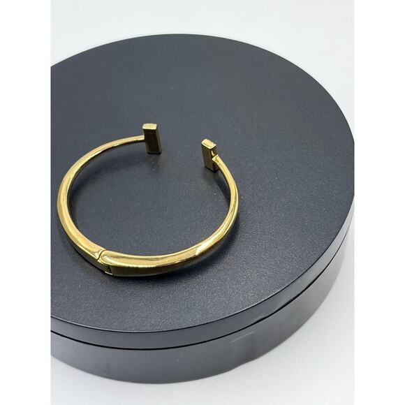 Kate Spade New York Raise the Bar Pave Ends Hinged Bangle Bracelet - Picture 10 of 11